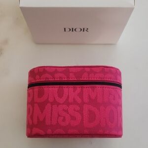 New In Box! Fuchsia Cosmetic Case...so Pretty! Could Convert Into A Crossbody!